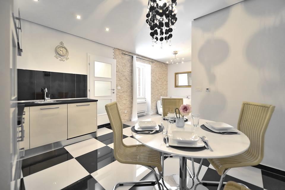 Luxury Apartment Split Room photo